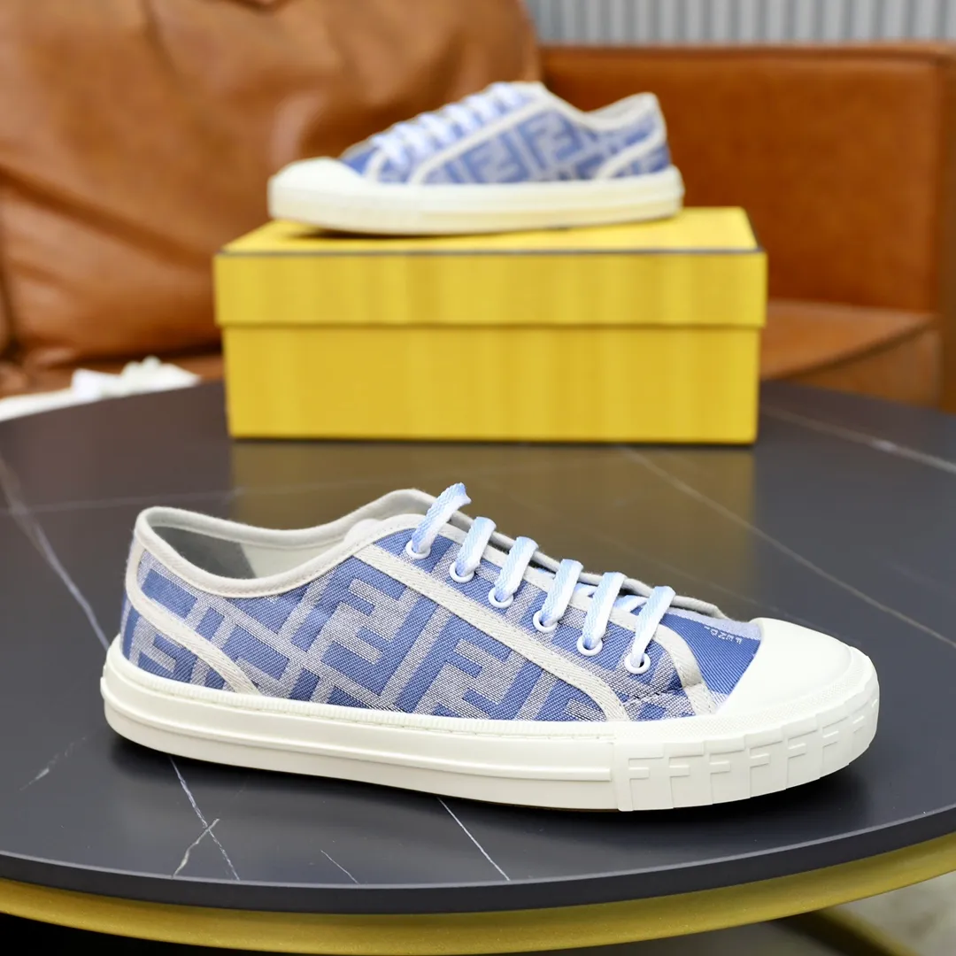 Factory price: 480 original order (couple model) Brand: FENDI Fendi 🙅‍♂️🙅‍♂️🙅‍♂️ Size: Female 35–40, Male 39-44 (45 can be customized) Grade: Official website genuine Material: Imported original LoGO fabric upper Original comfortable lining TPU wear-resistant lightweight outsole Style category: Loafers New trendy shoes Color: actual picture color